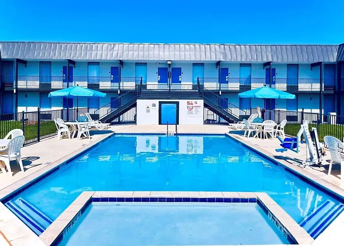 Days Inn By Wyndham Burleson Ft. Worth